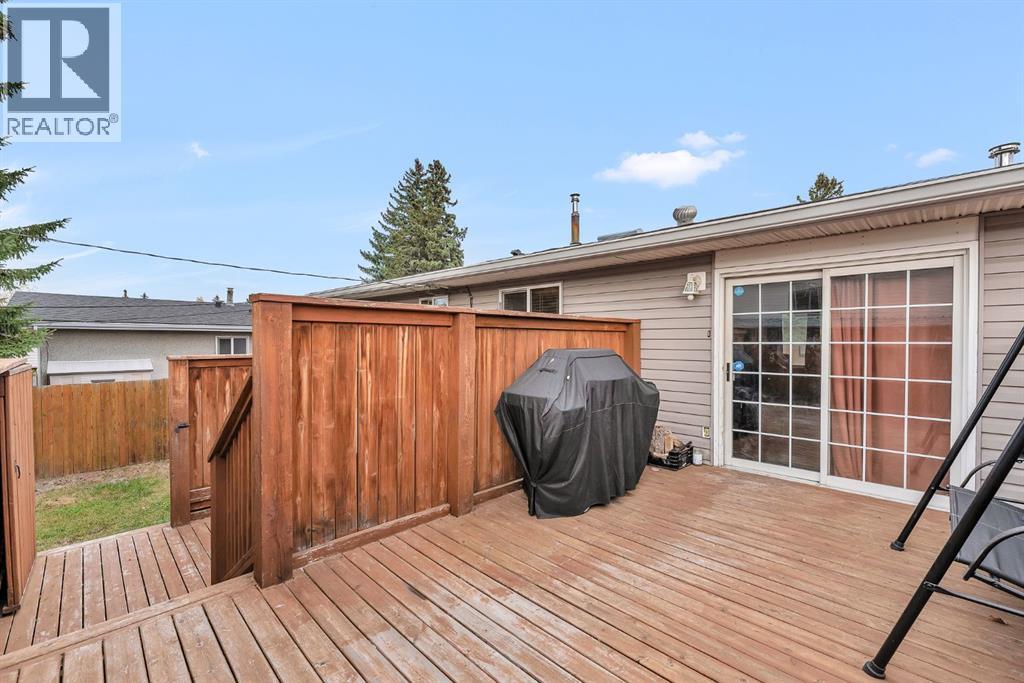 Single Family House Bi-level for Sale in  Athens Road SE Acadia Calgary 
