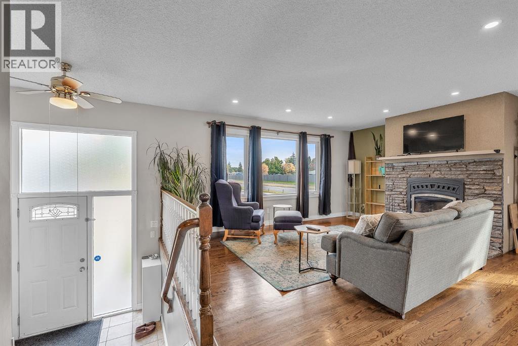 Single Family House Bi-level for Sale in  Athens Road SE Acadia Calgary 