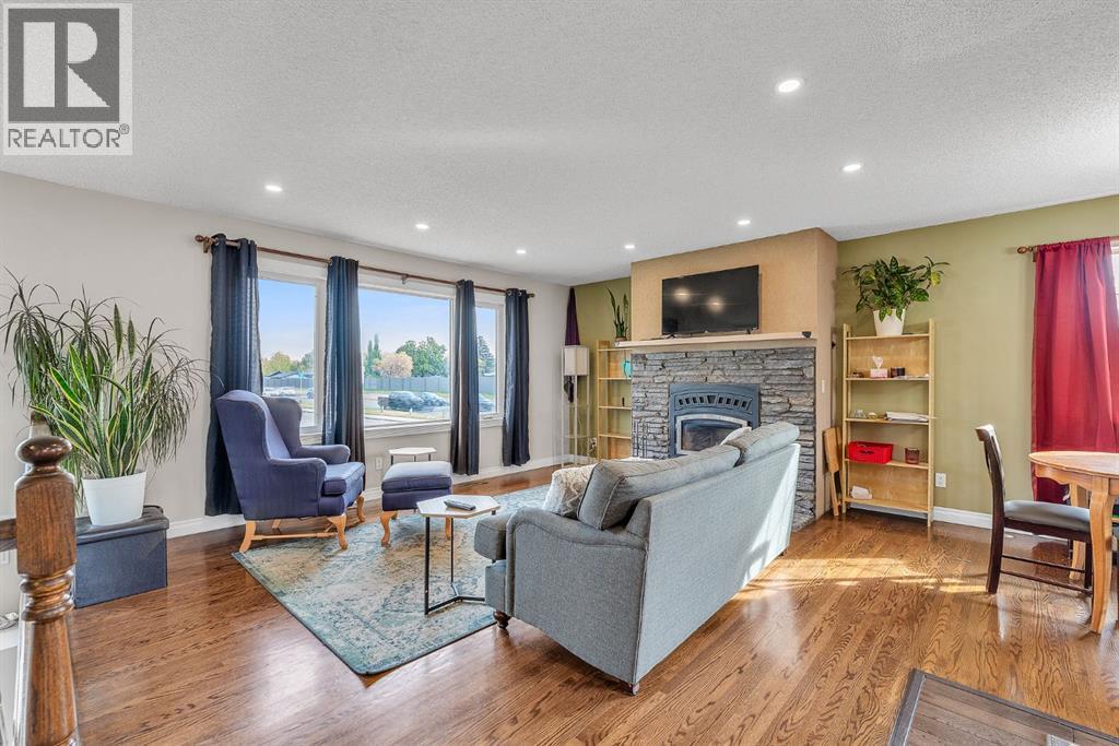 Single Family House Bi-level for Sale in  Athens Road SE Acadia Calgary 