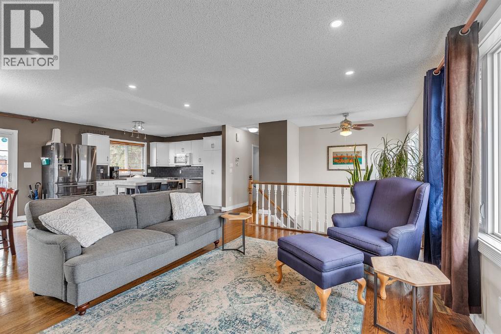 Single Family House Bi-level for Sale in  Athens Road SE Acadia Calgary 