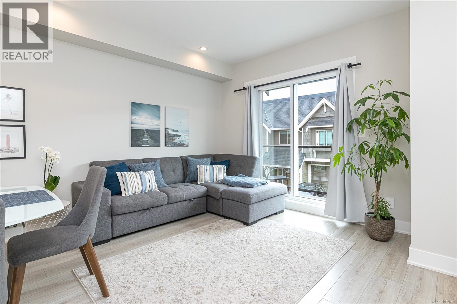 1142 Moonstone Loop, Langford