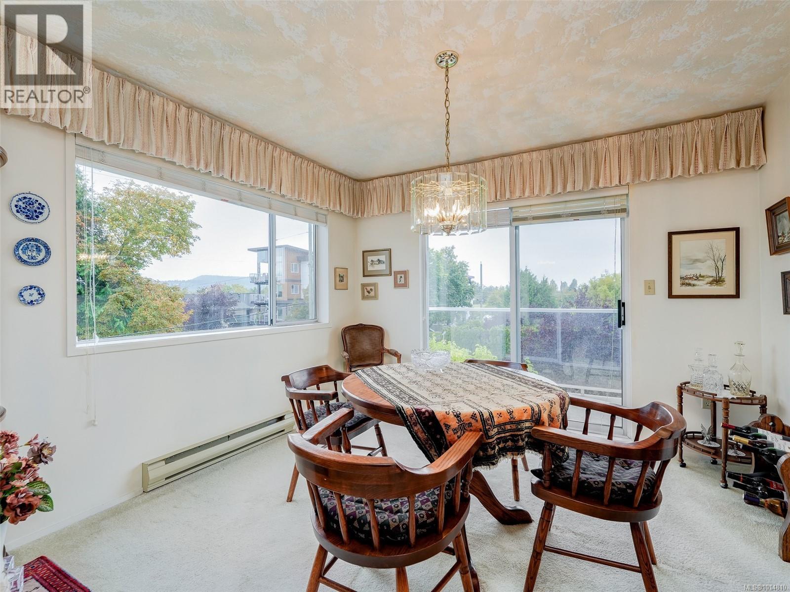 301 2354 Brethour Avenue, Sidney