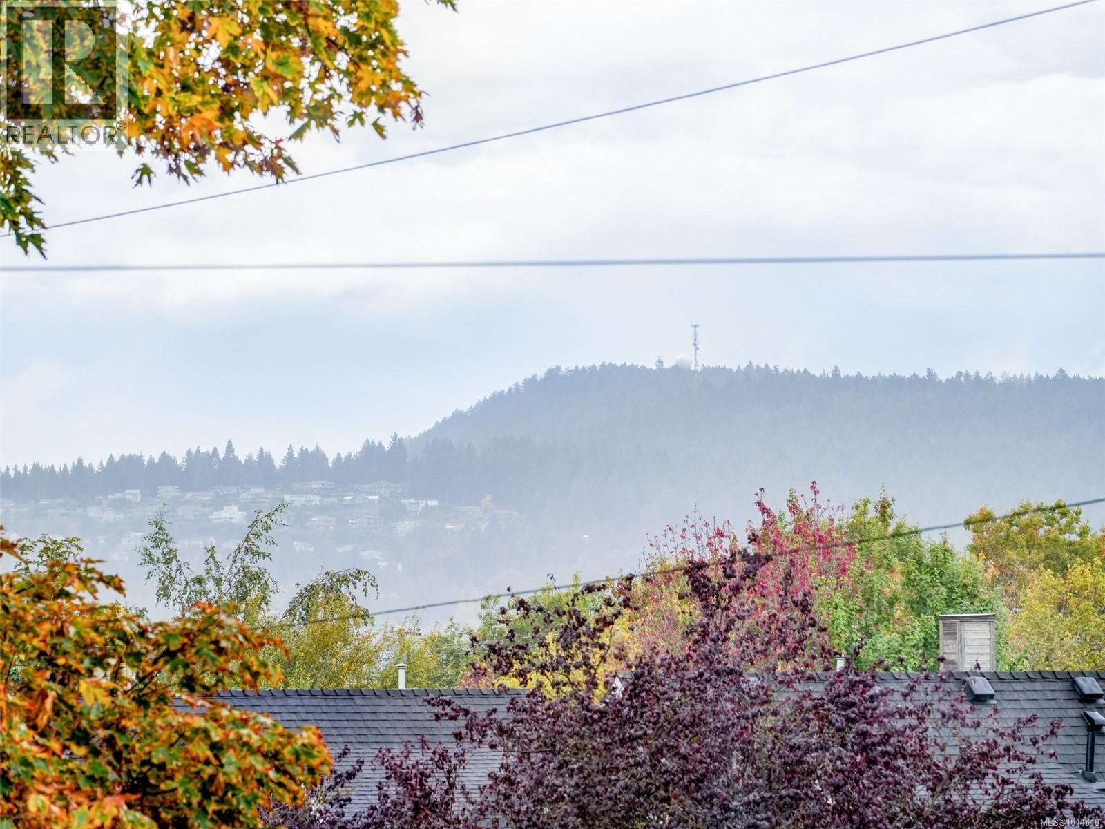 301 2354 Brethour Avenue, Sidney
