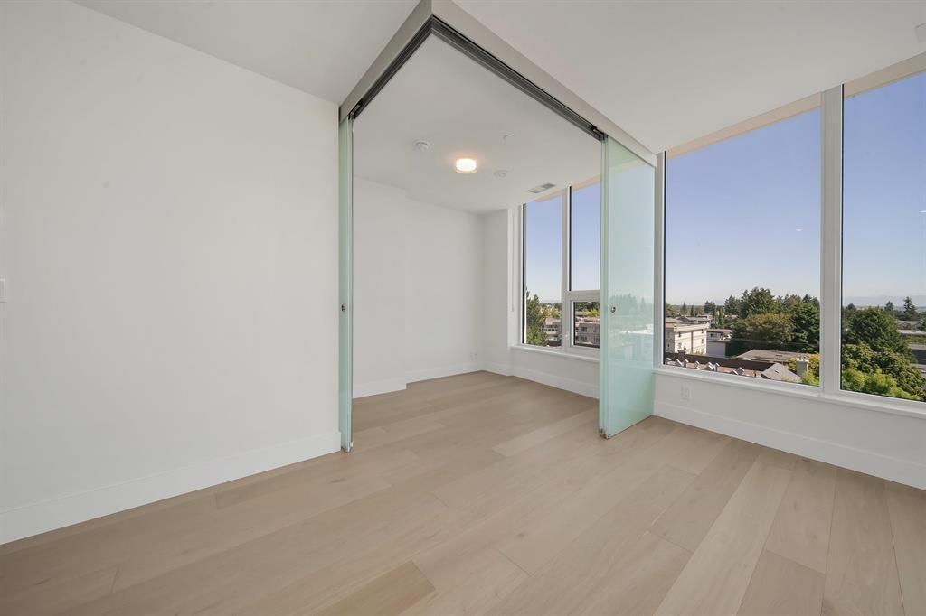 1342 JOHNSTON ROAD, White Rock