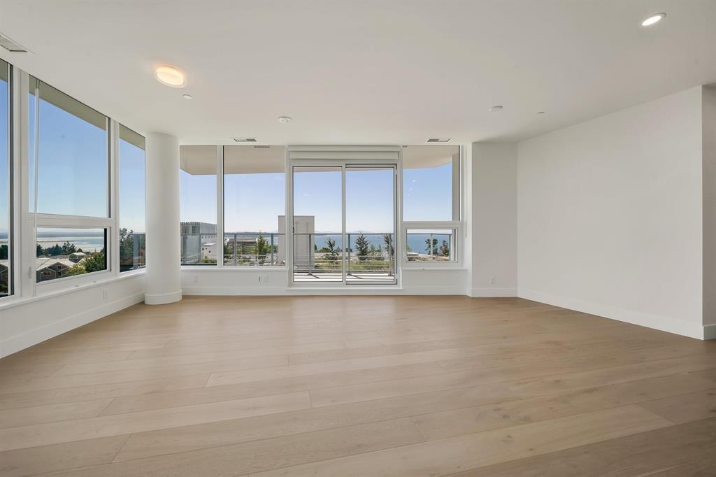 1342 JOHNSTON ROAD, White Rock