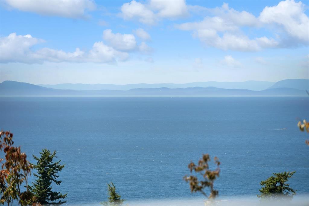 1342 JOHNSTON ROAD, White Rock