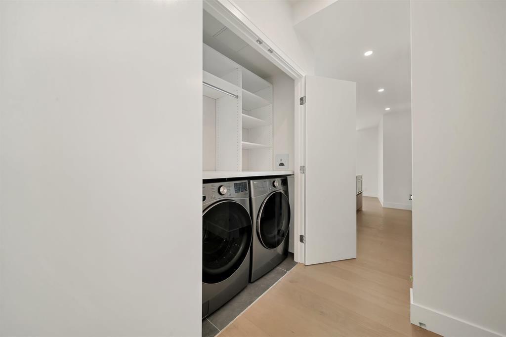 1342 JOHNSTON ROAD, White Rock