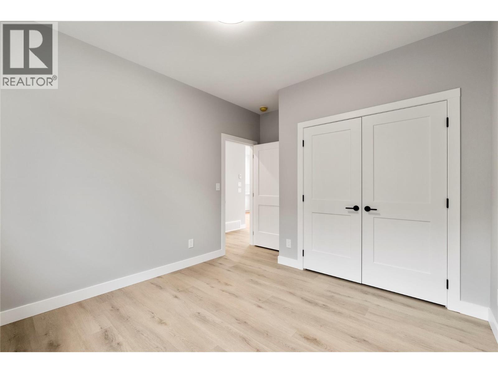 14 1330 10 Street Southwest, Salmon Arm