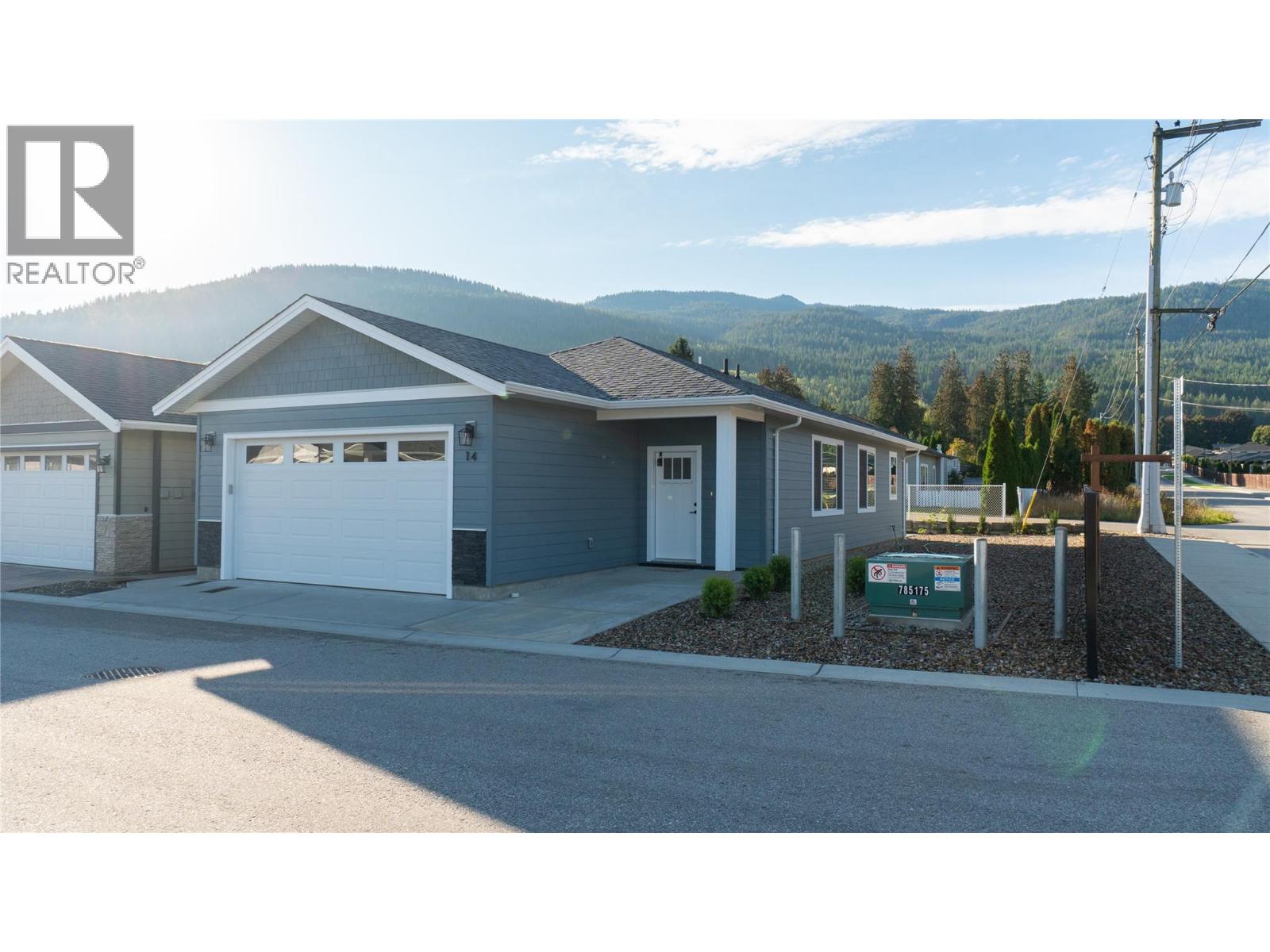 14 1330 10 Street Southwest, Salmon Arm