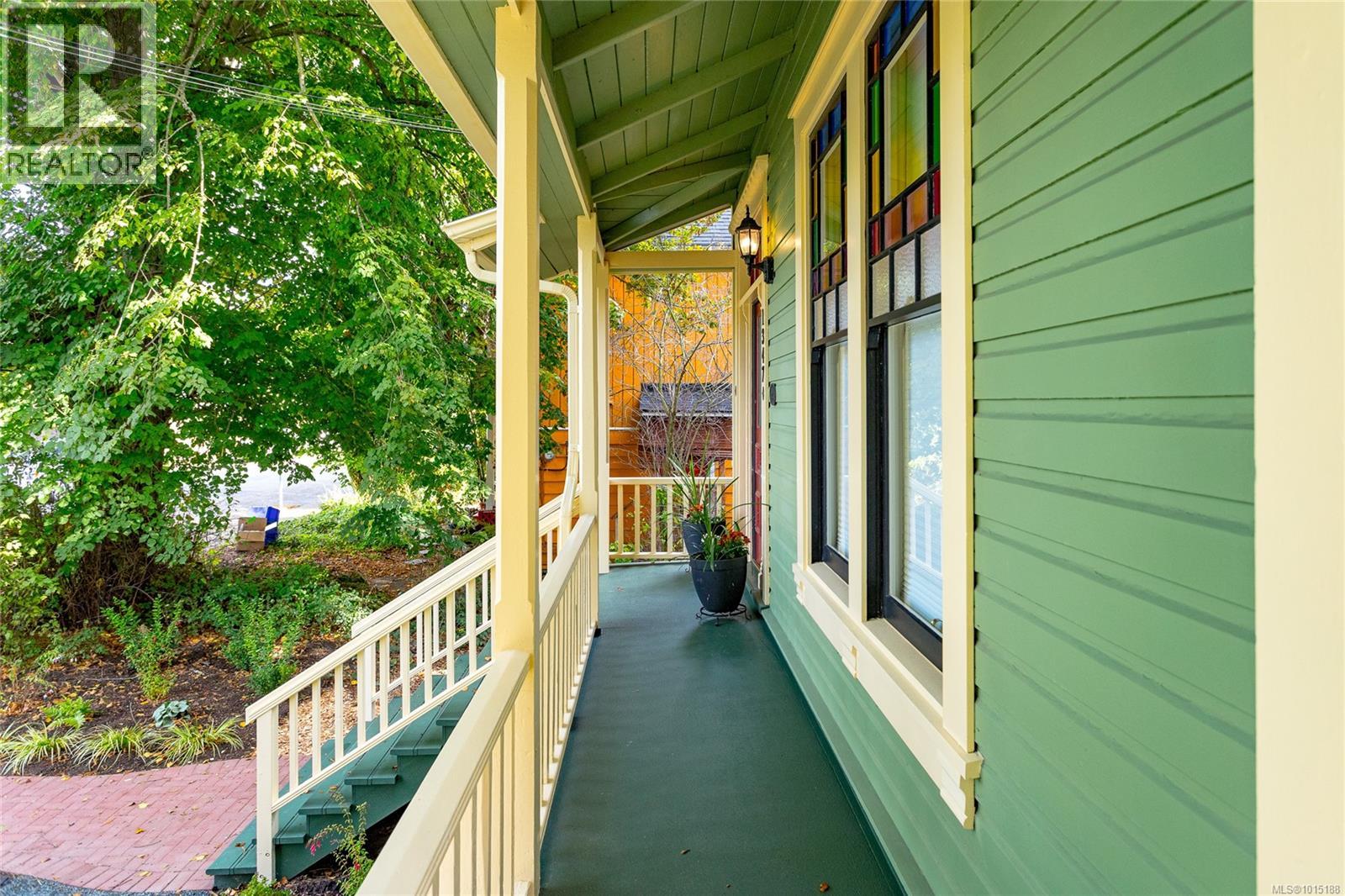 1347 Vining St, Victoria