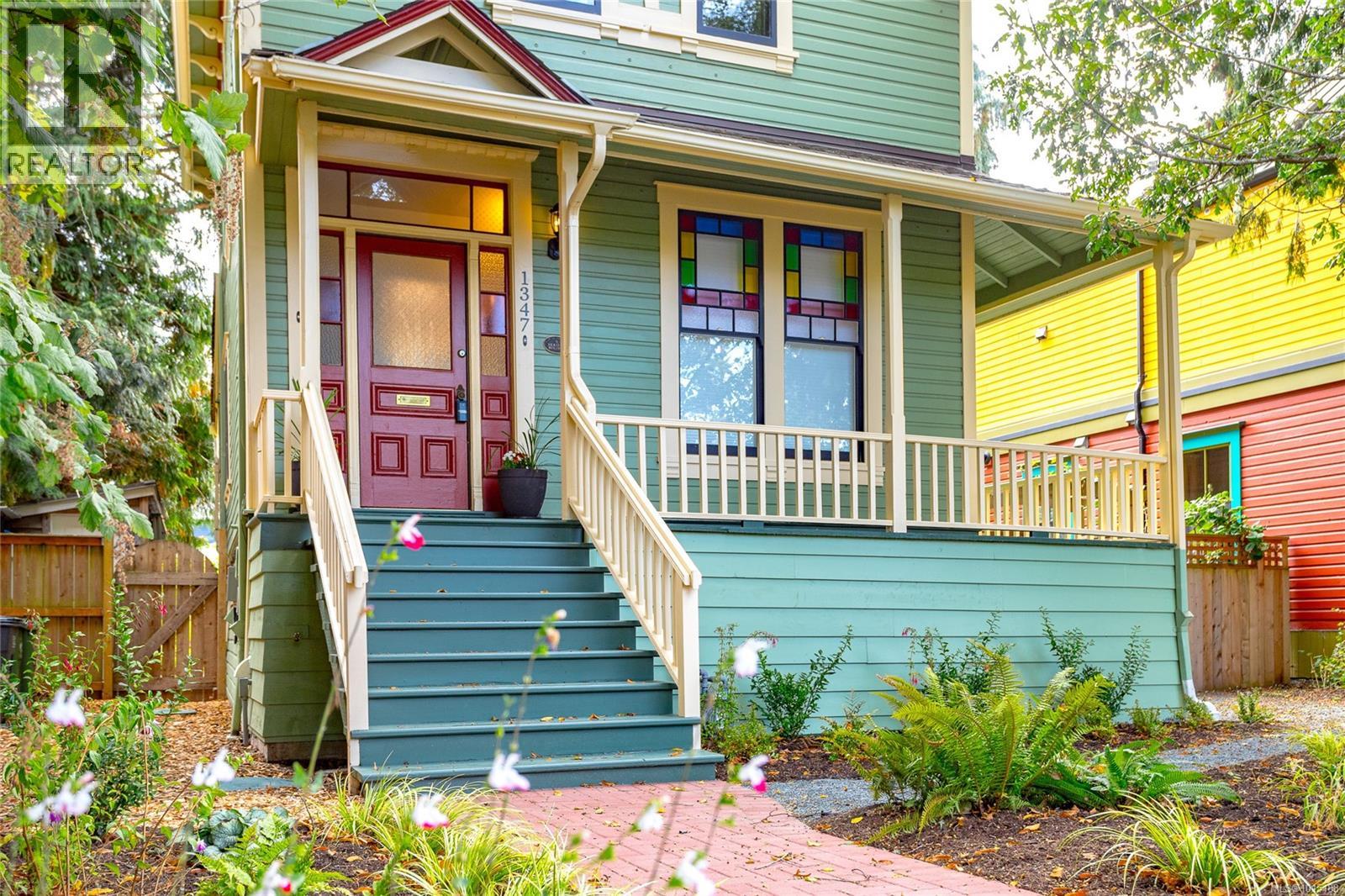 1347 Vining St, Victoria