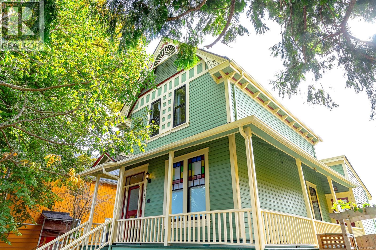 1347 Vining St, Victoria