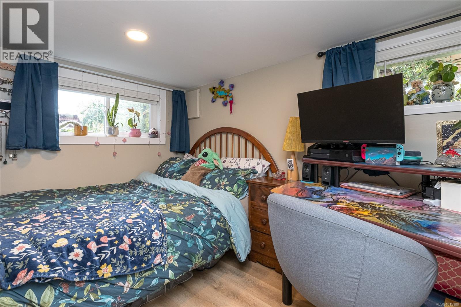 1347 Vining St, Victoria