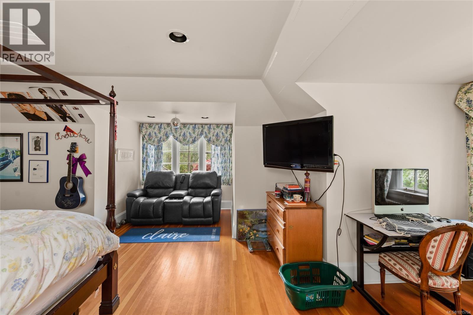  605 Senanus Drive, Central Saanich