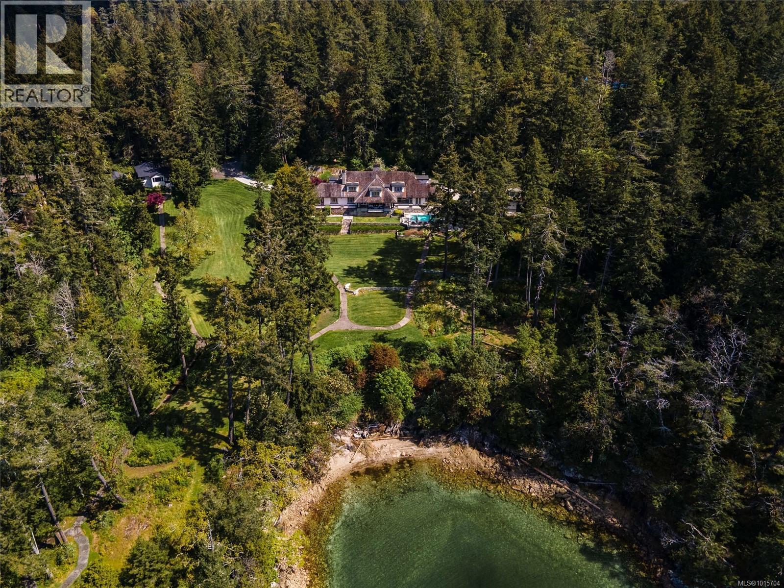 605 Senanus Drive, Central Saanich
