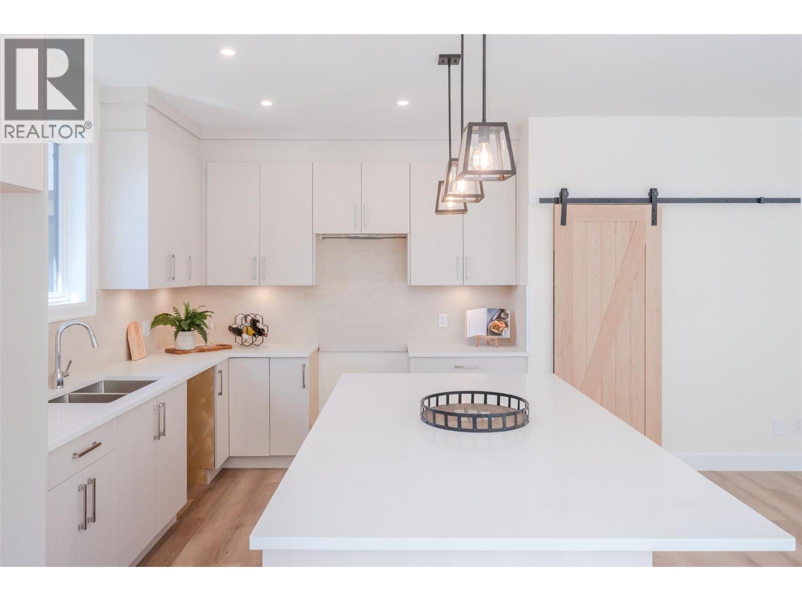 261 BENTGRASS Avenue, Oliver