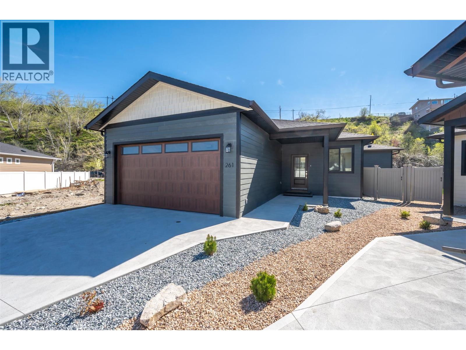 261 BENTGRASS Avenue, Oliver