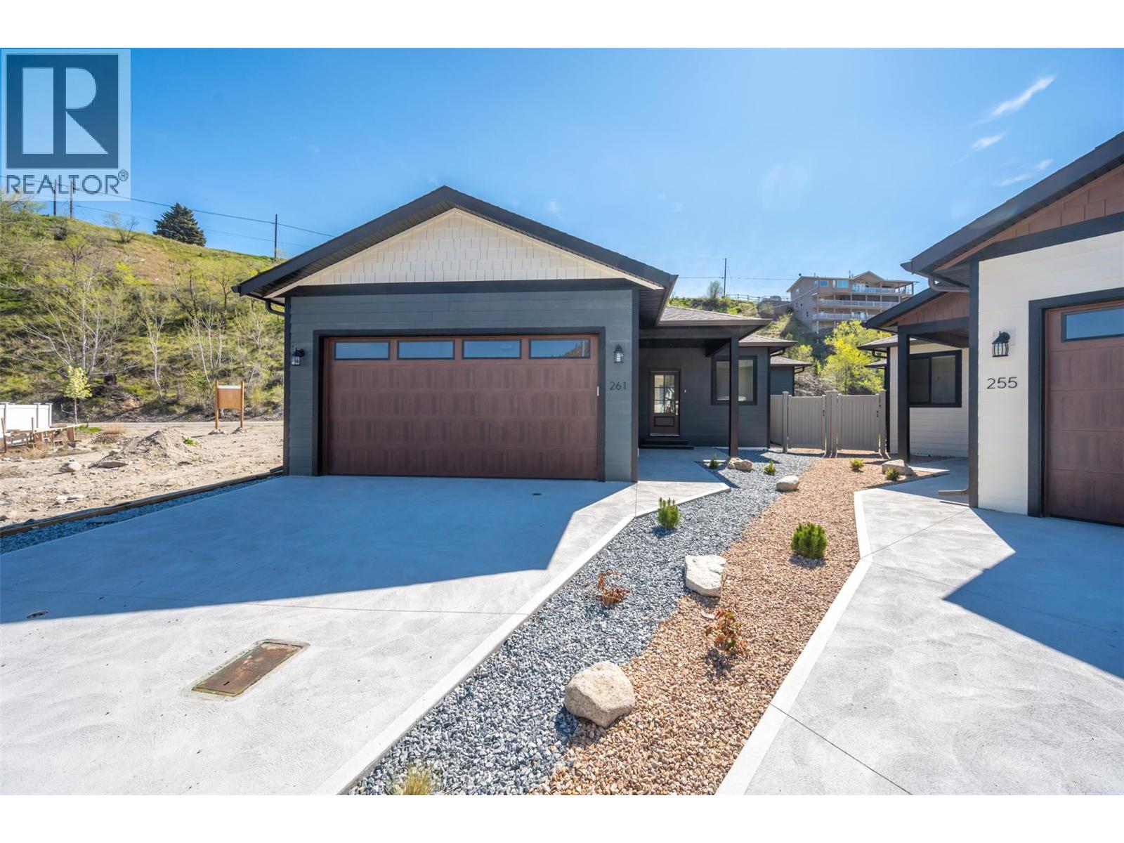 261 BENTGRASS Avenue, Oliver