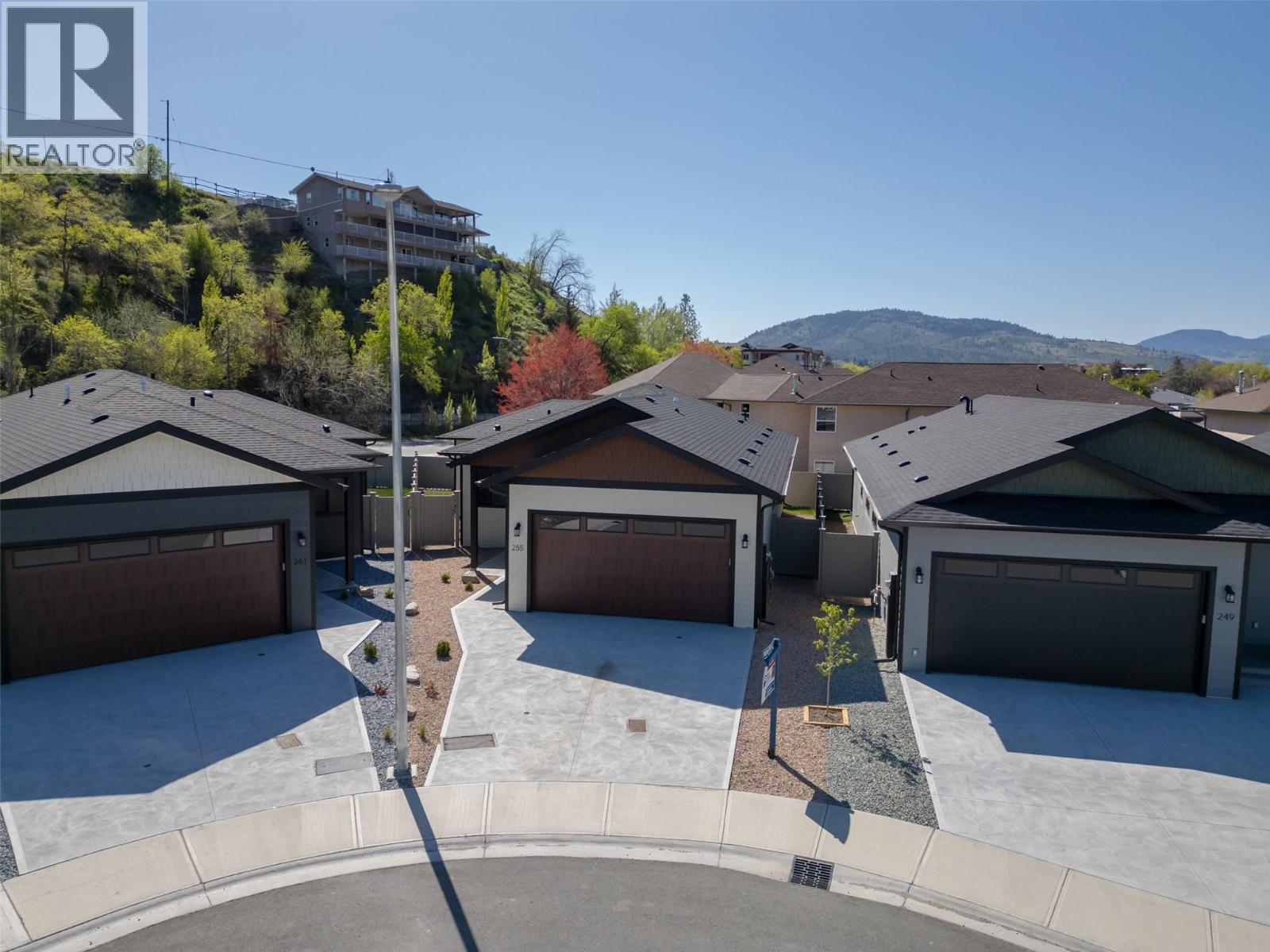 261 BENTGRASS Avenue, Oliver
