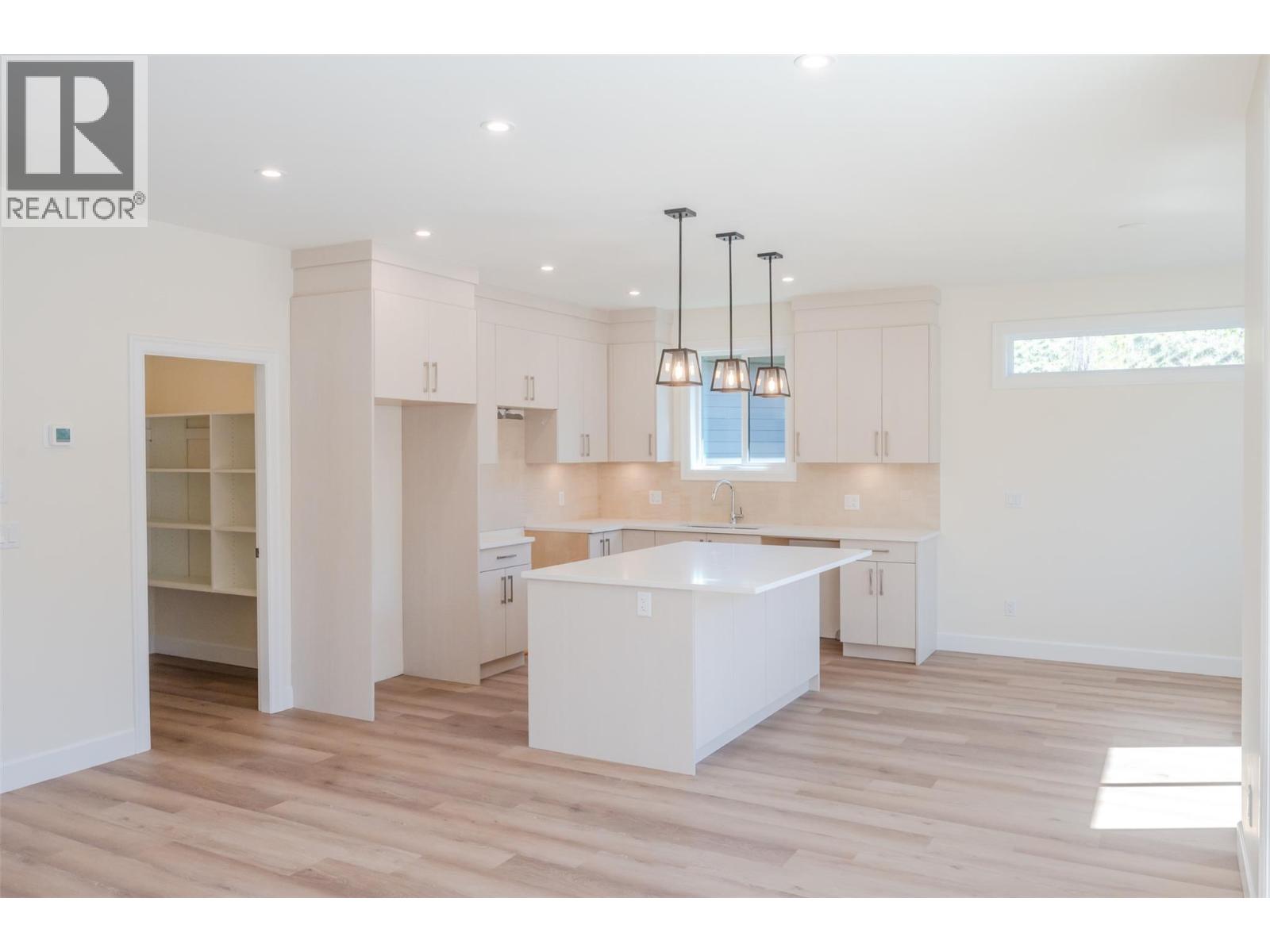 255 BENTGRASS Avenue, Oliver