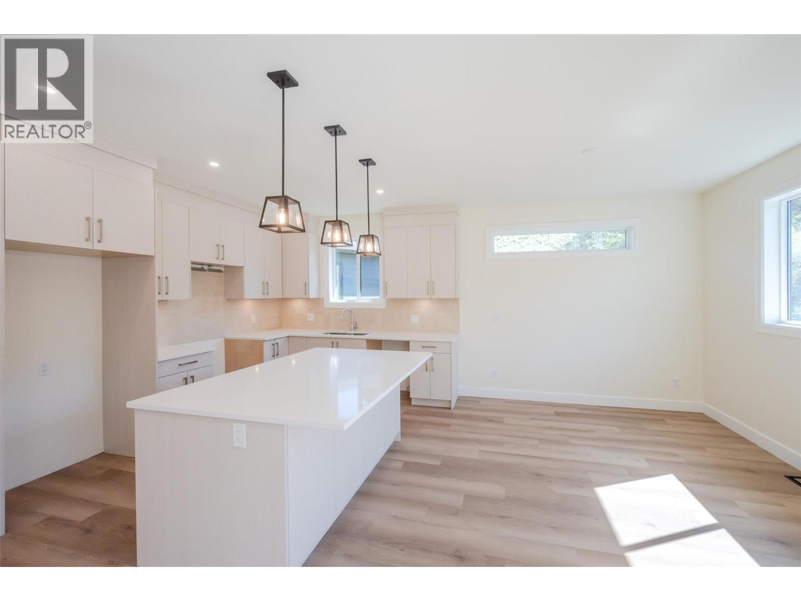 255 BENTGRASS Avenue, Oliver