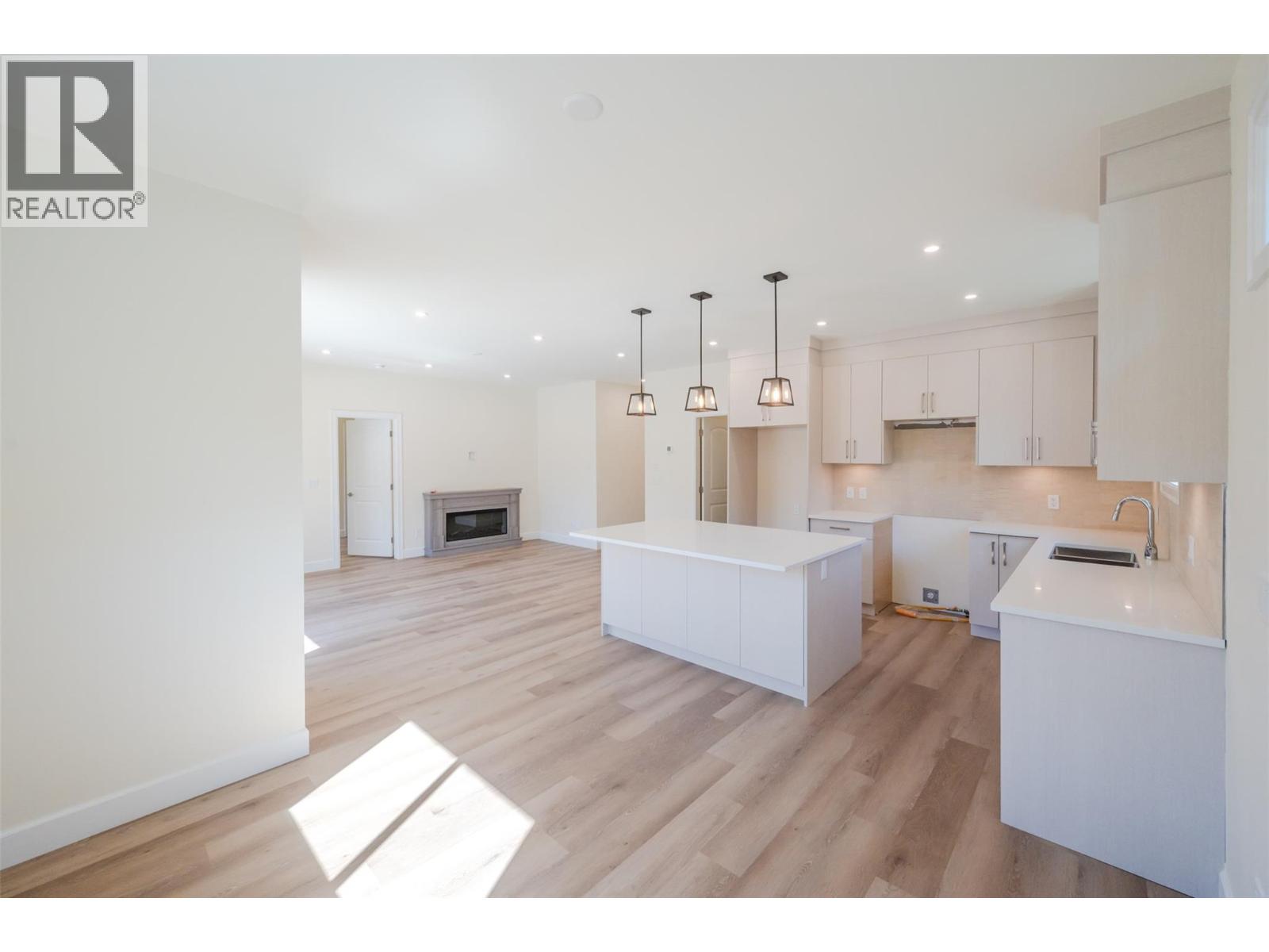 255 BENTGRASS Avenue, Oliver