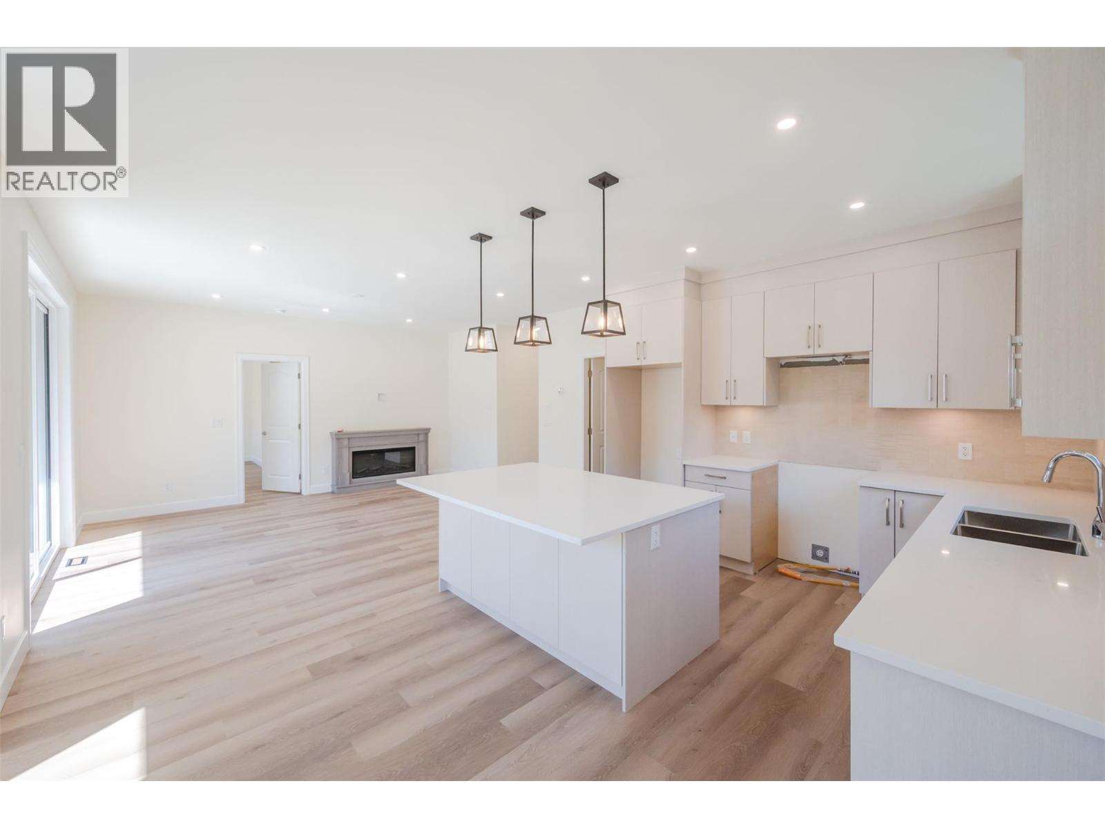 255 BENTGRASS Avenue, Oliver