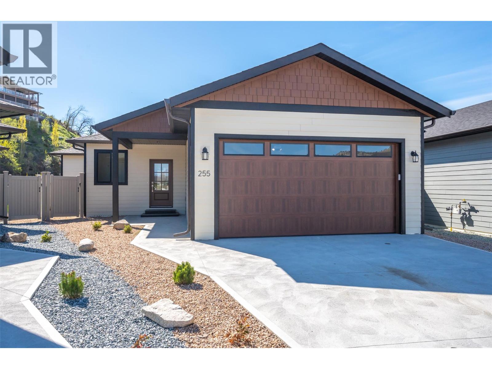 255 BENTGRASS Avenue, Oliver