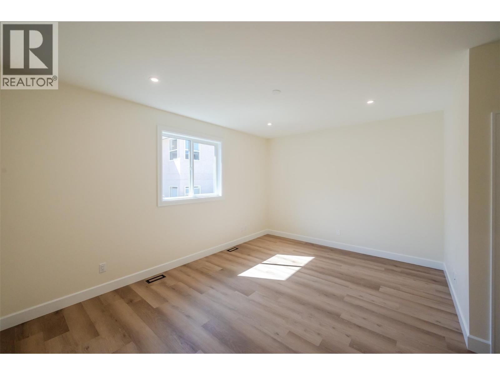 255 BENTGRASS Avenue, Oliver