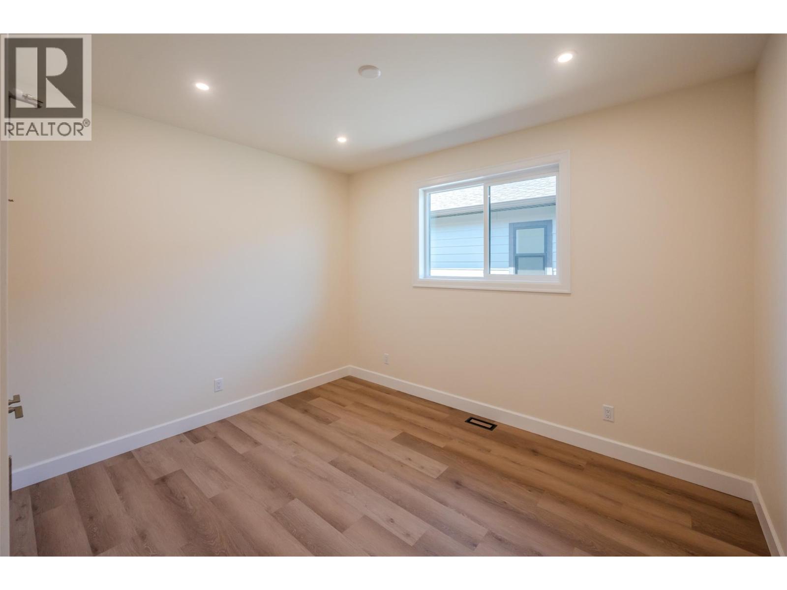 255 BENTGRASS Avenue, Oliver