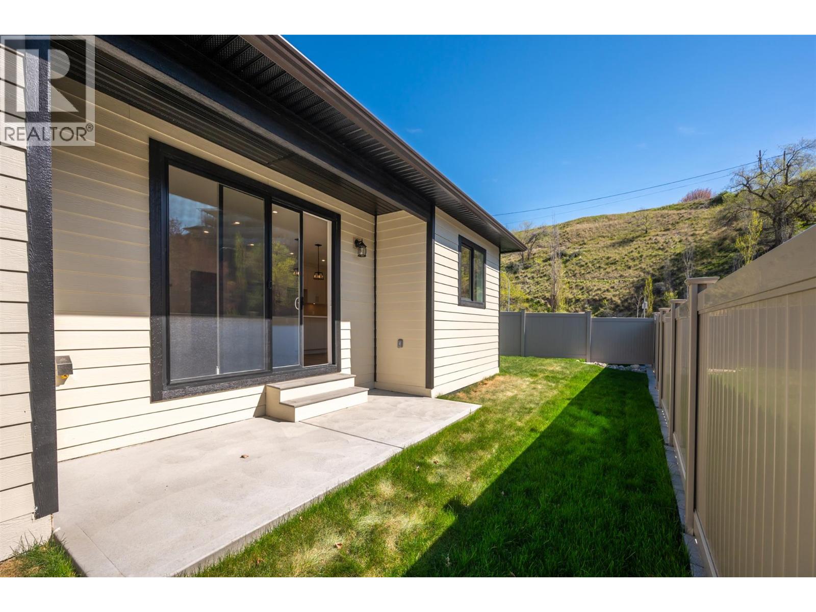 255 BENTGRASS Avenue, Oliver