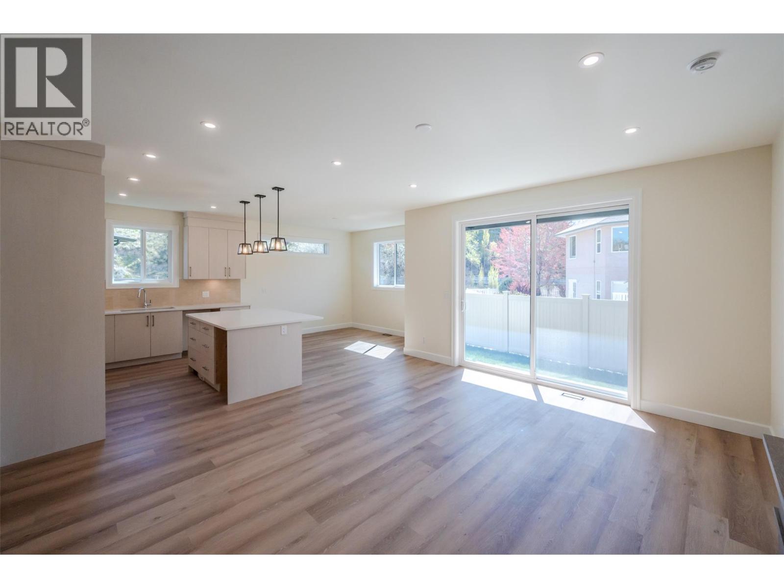 255 BENTGRASS Avenue, Oliver