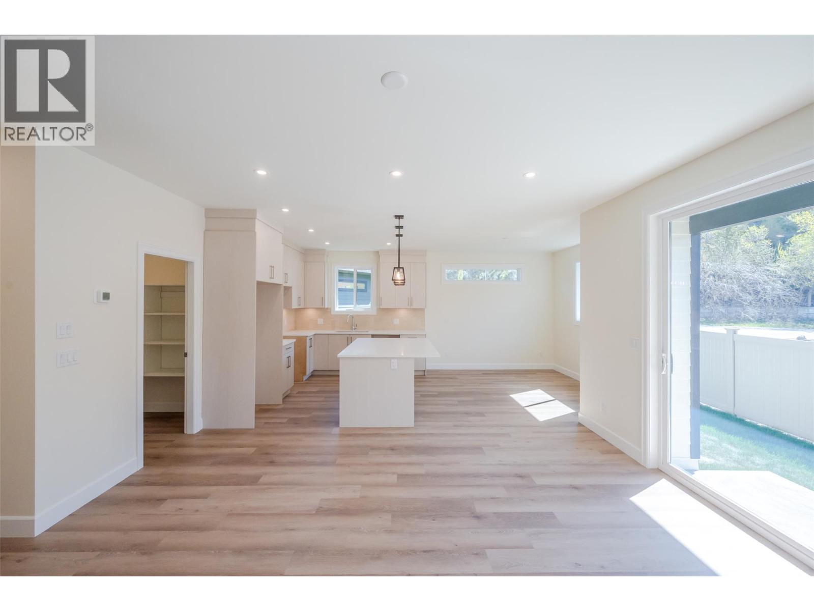 255 BENTGRASS Avenue, Oliver