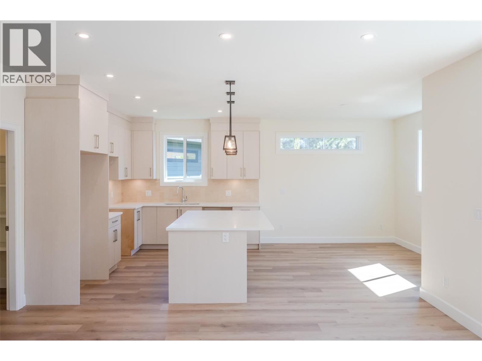 255 BENTGRASS Avenue, Oliver