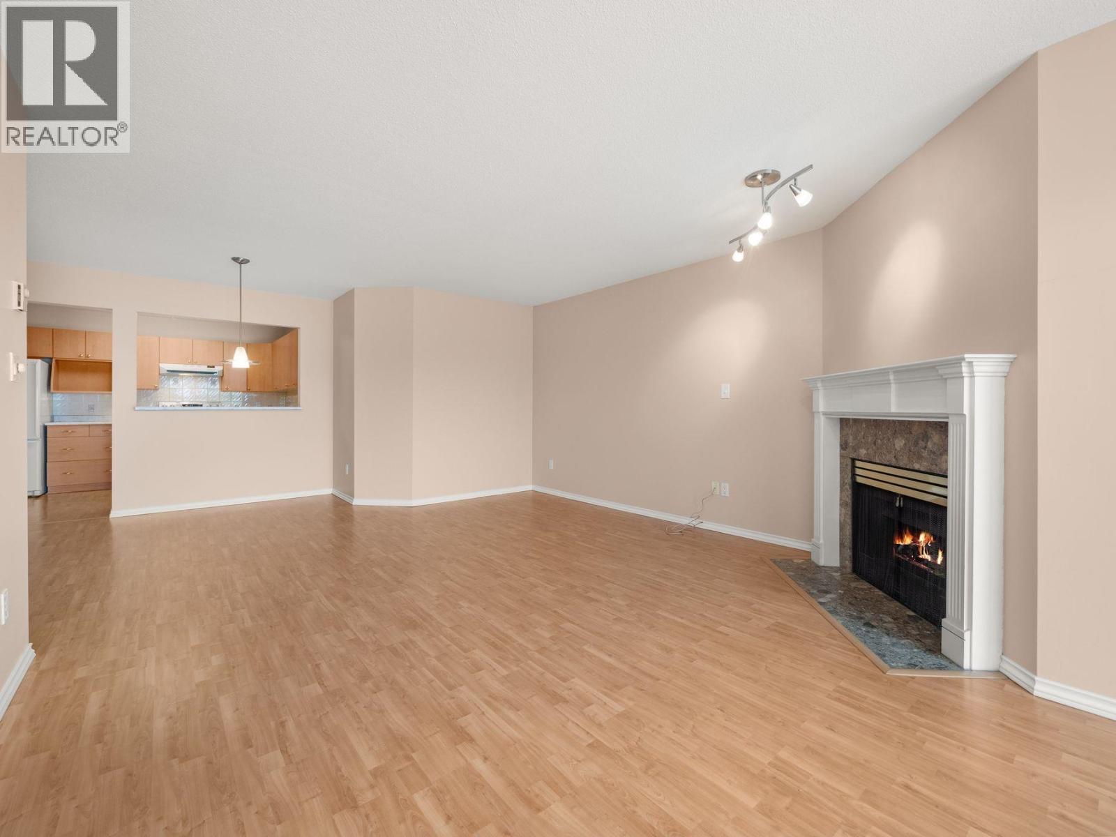 #204-1140 55 Street, Delta