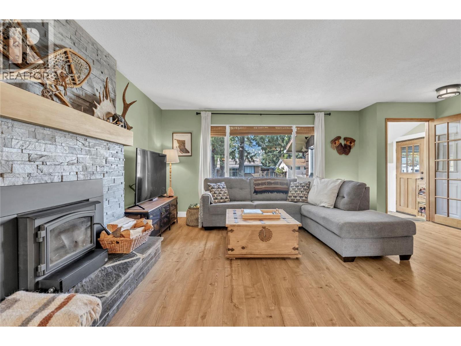 105 GROVE Street, Princeton