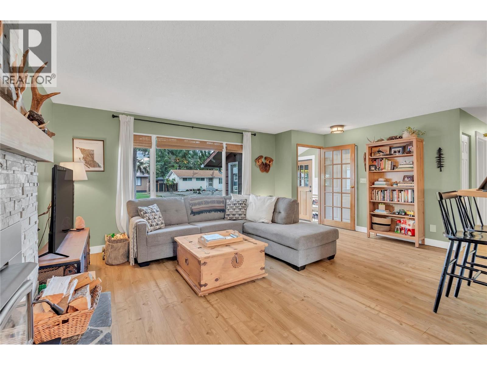 105 GROVE Street, Princeton