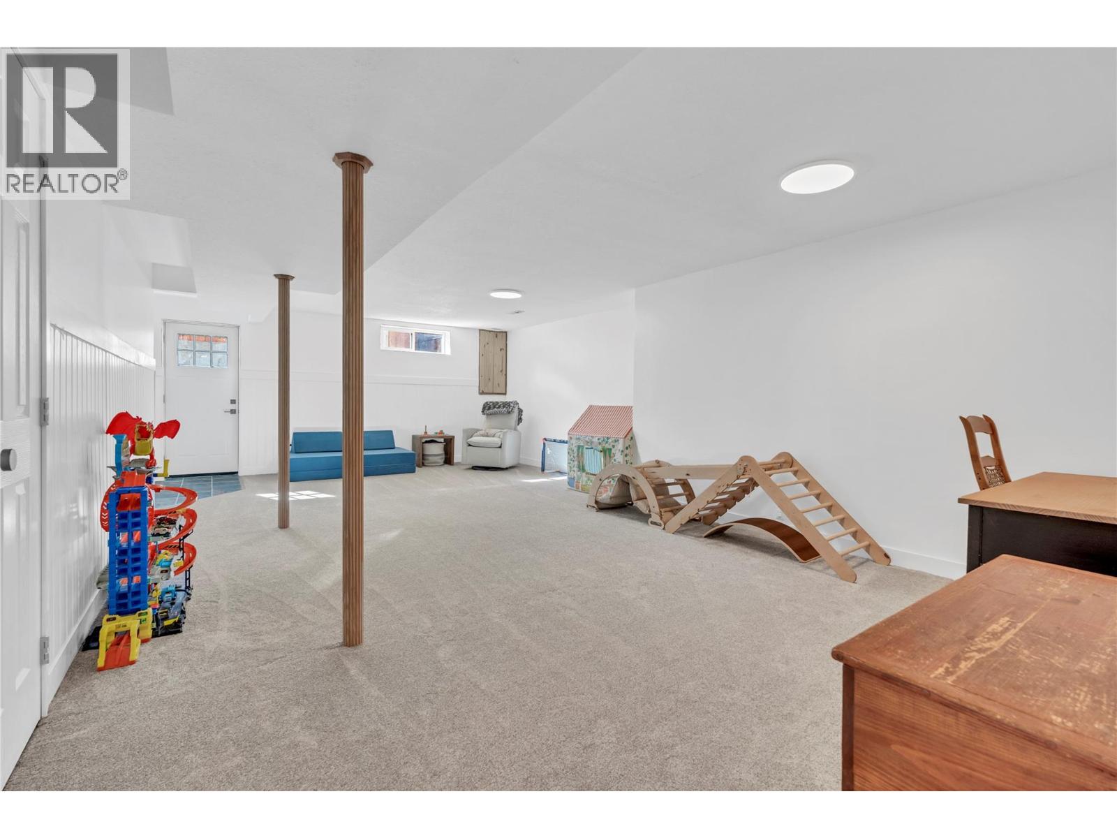 105 GROVE Street, Princeton