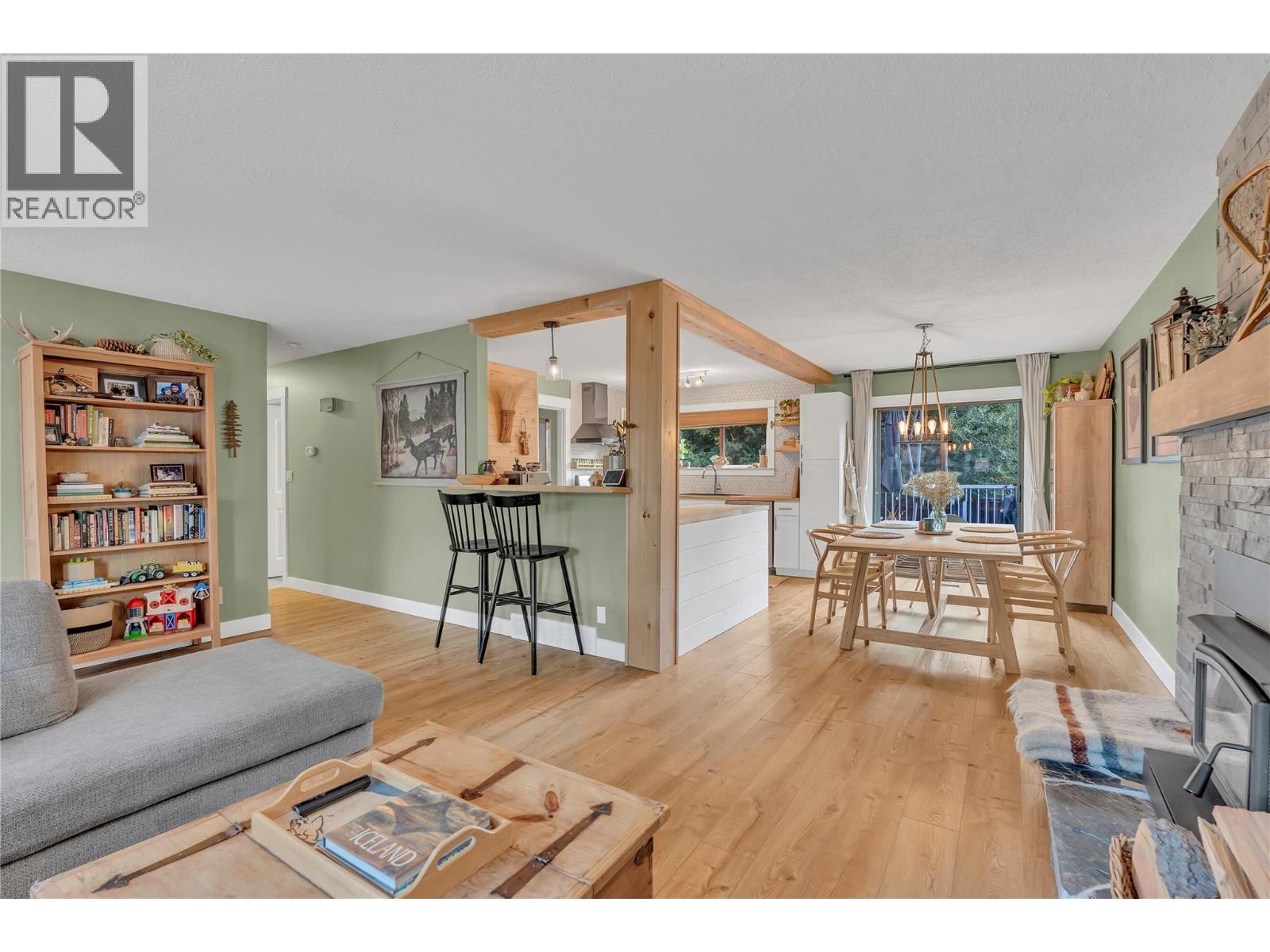 105 GROVE Street, Princeton