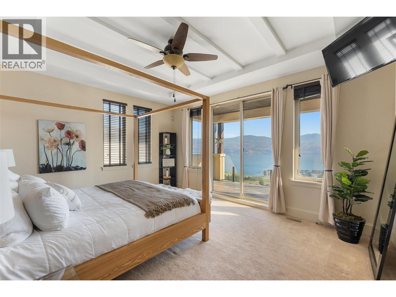3211 Pinot Noir Place, West Kelowna