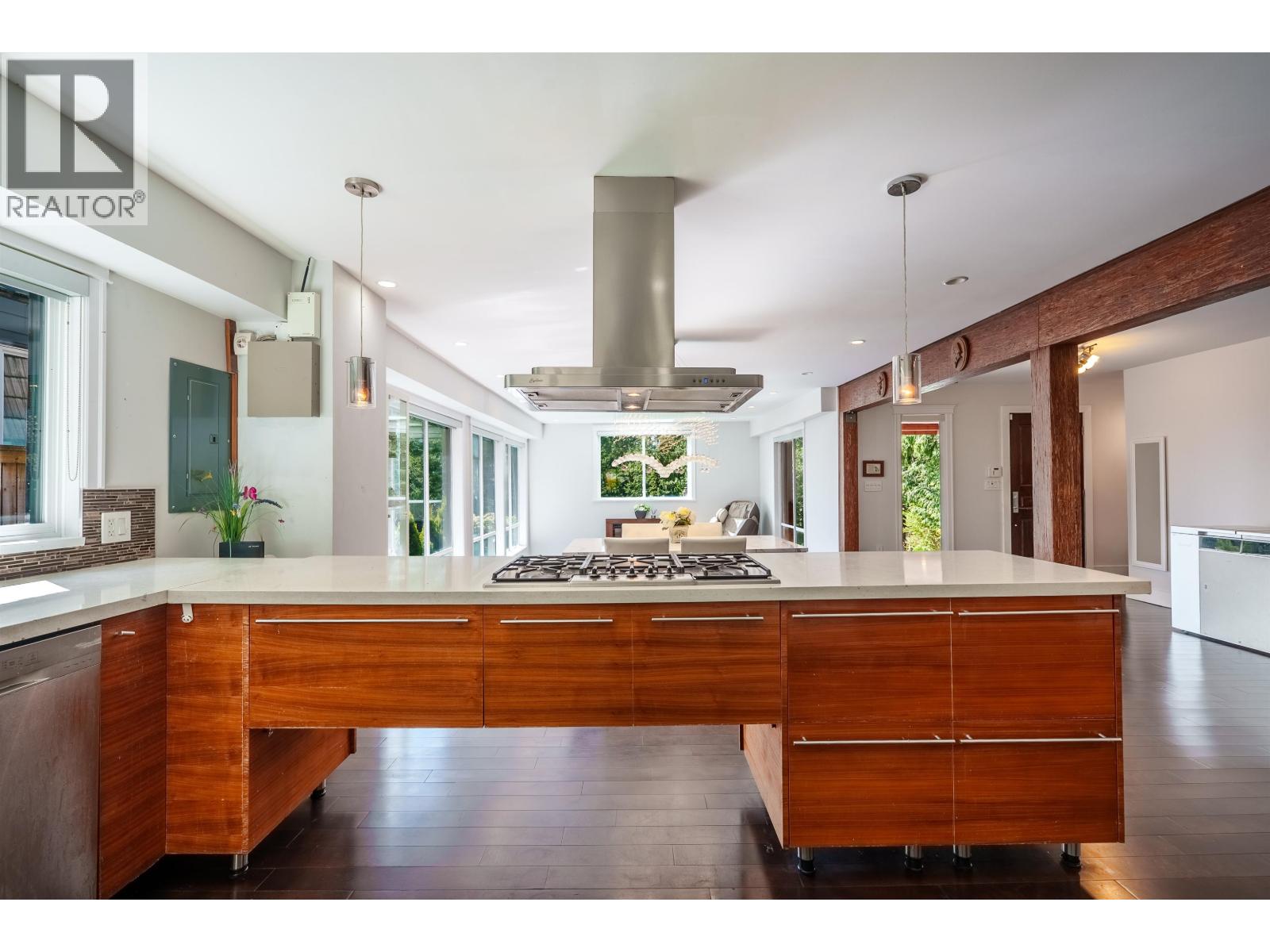 4066 NORWOOD AVENUE, North Vancouver