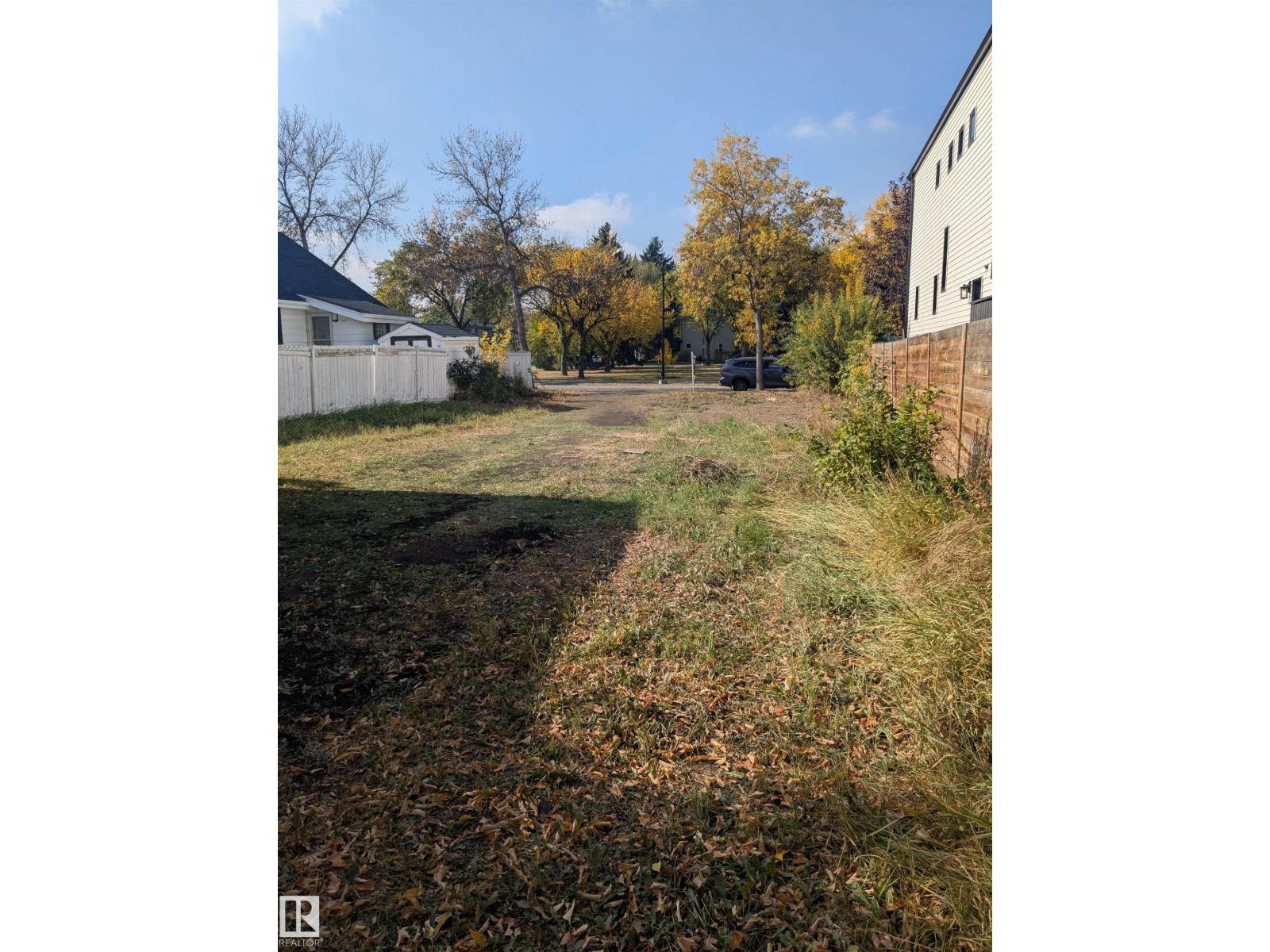 11207 128 ST NW, Edmonton