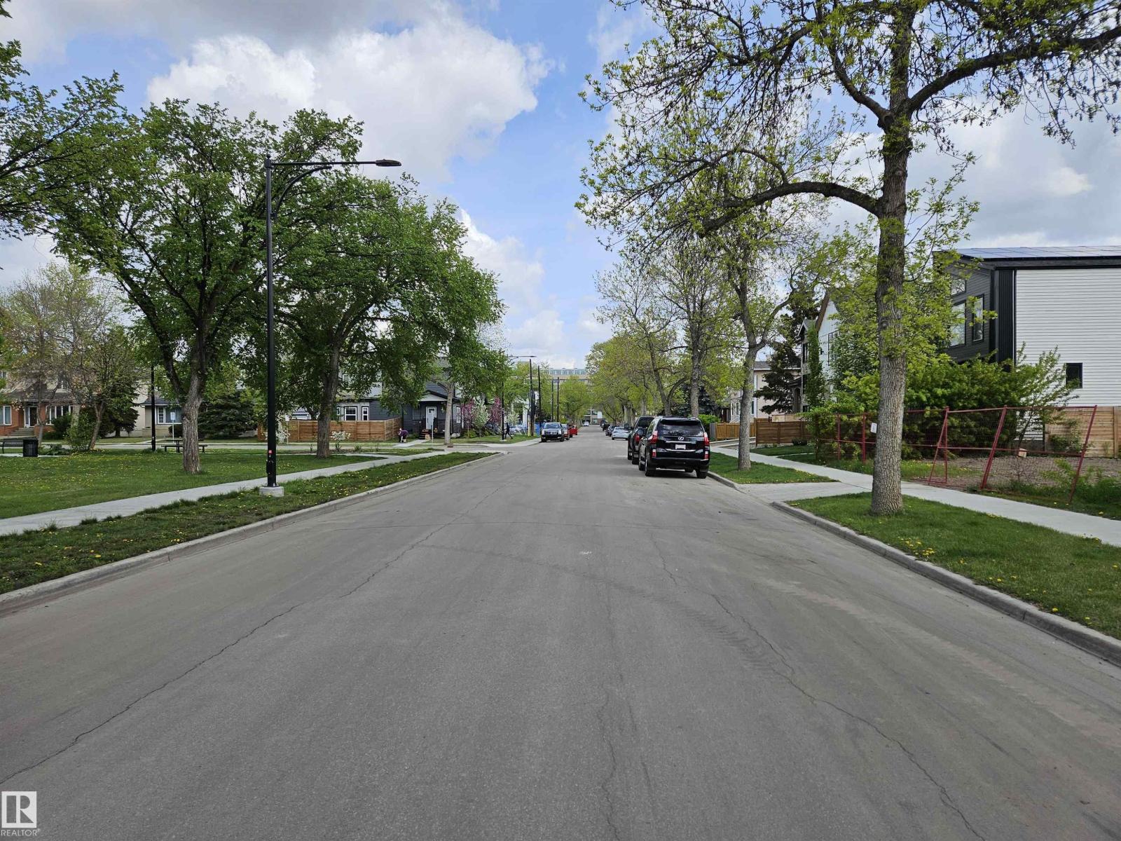 11207 128 ST NW, Edmonton