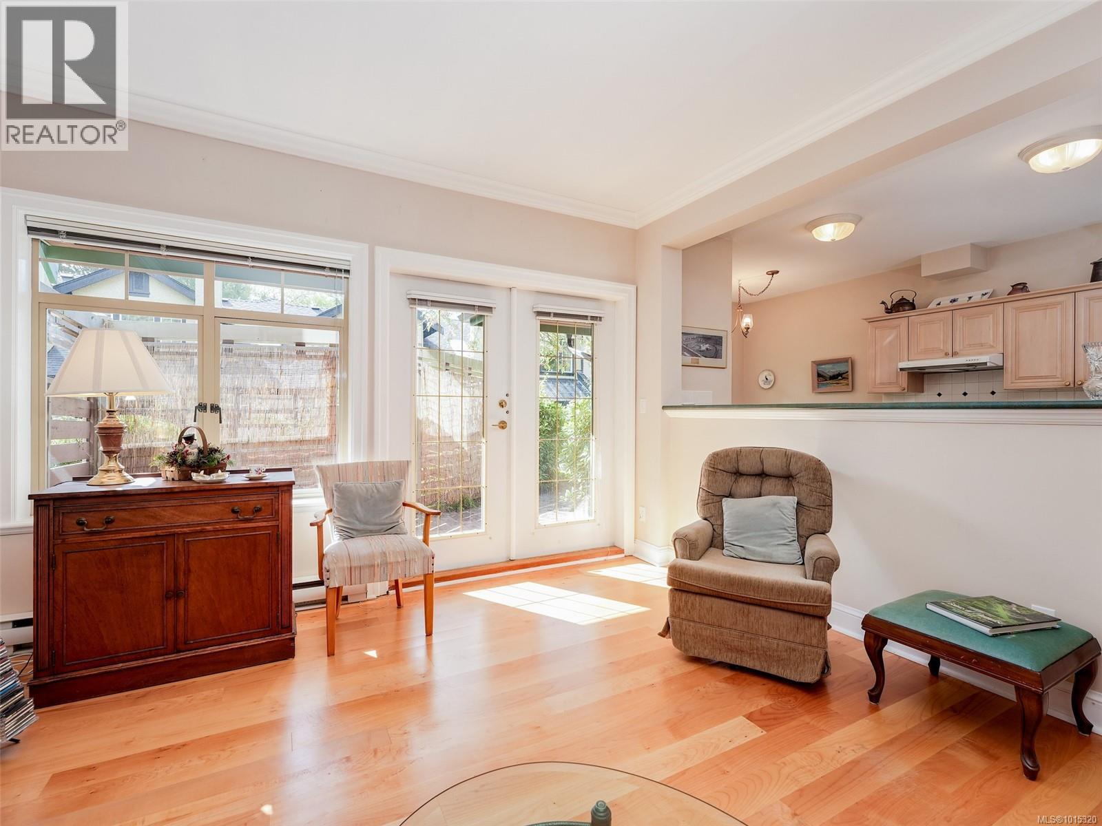 1 2573 Kilgary Place, Saanich