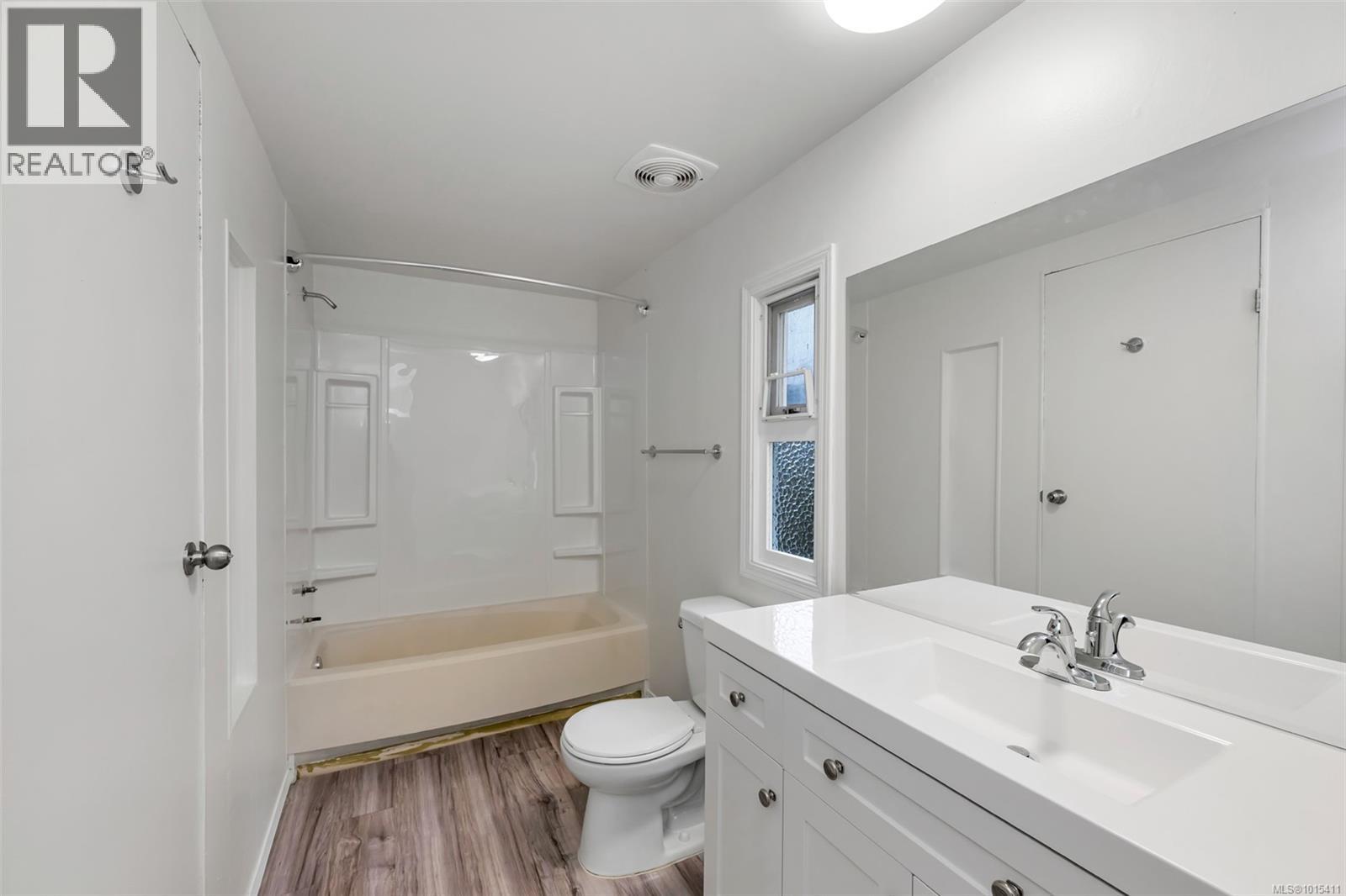 20 7390 West Saanich Rd, Central Saanich