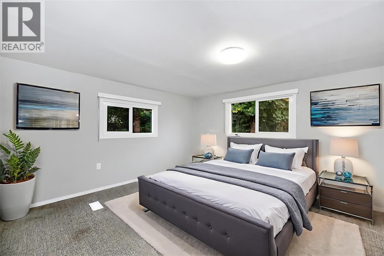 20 7390 West Saanich Rd, Central Saanich