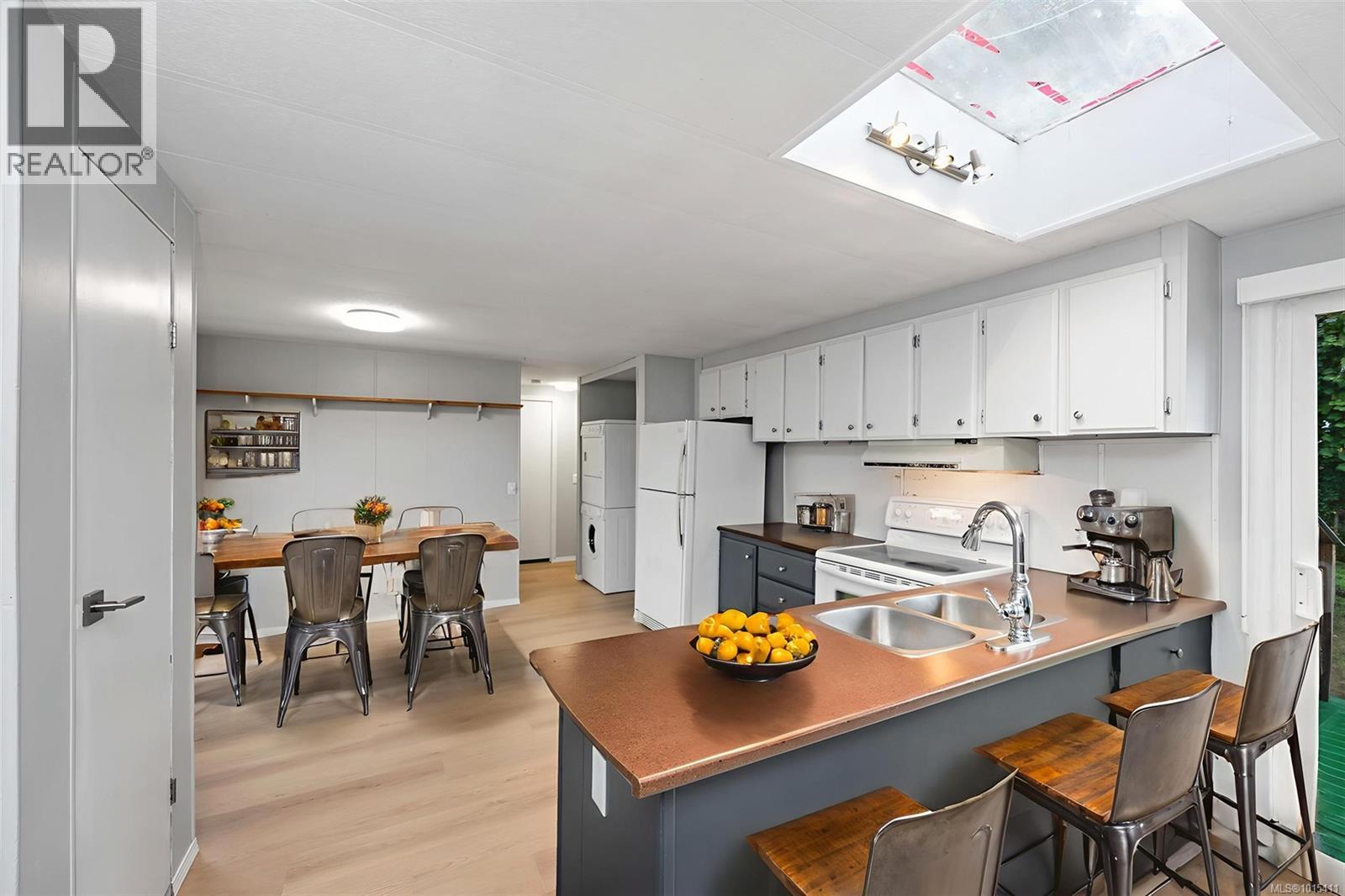 20 7390 West Saanich Rd, Central Saanich