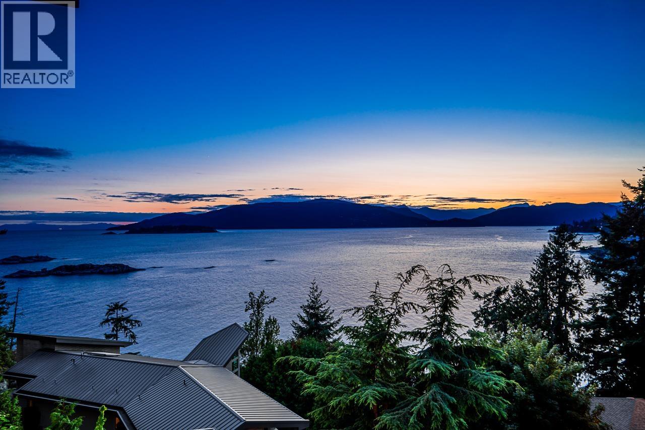 5134 PITCAIRN PLACE, West Vancouver