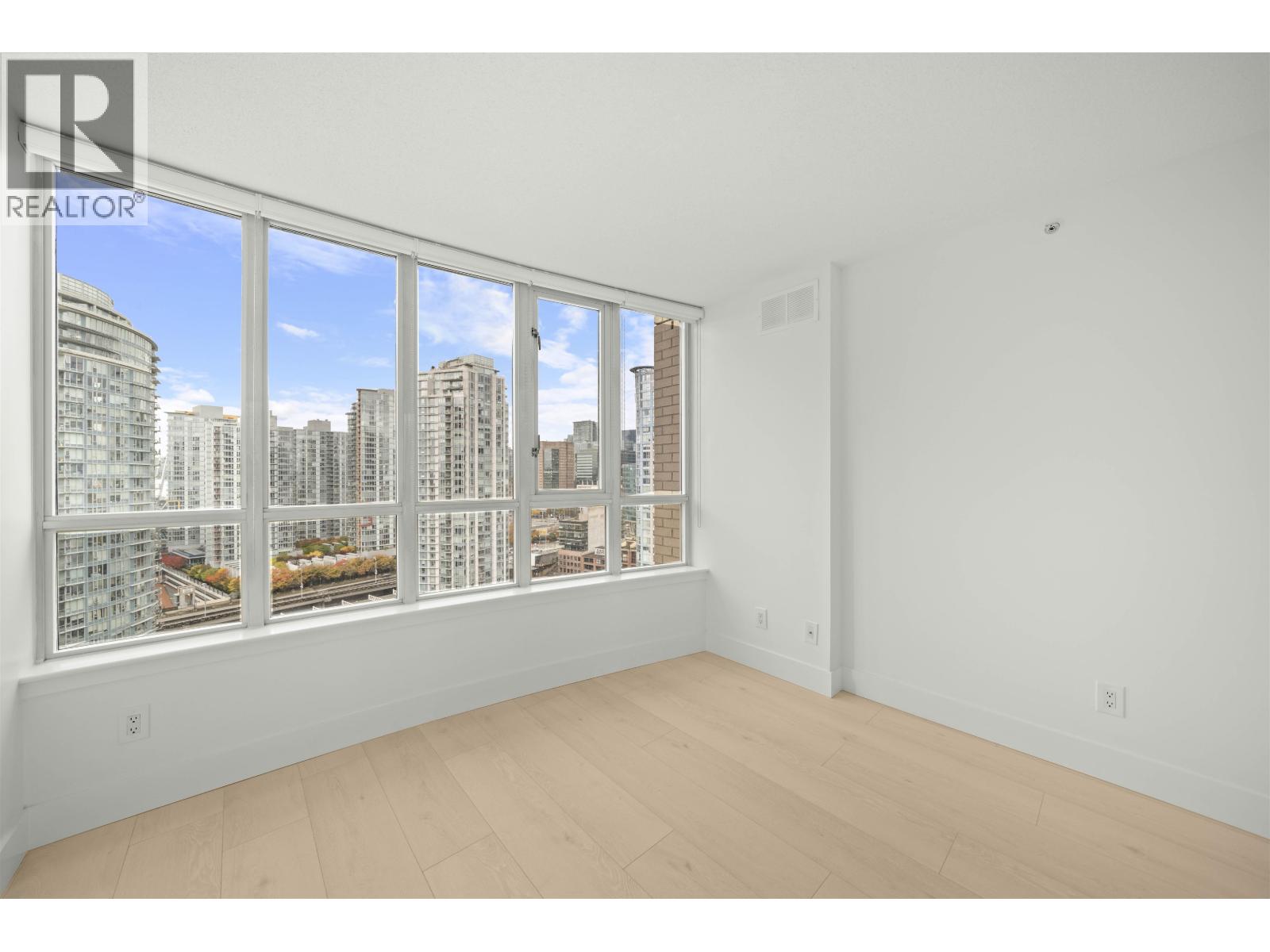 2501 63 KEEFER PLACE, Vancouver