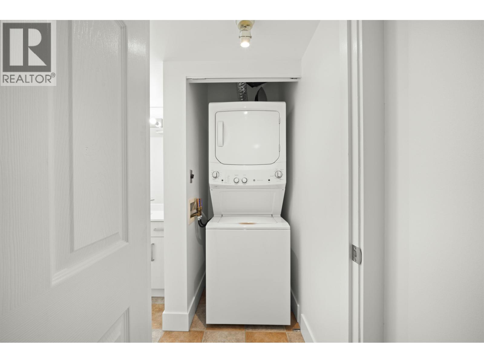 2501 63 KEEFER PLACE, Vancouver